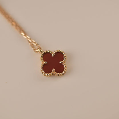 [Eterna Jewels]CLOVER MINI 9.5MM WHITE CARNELIANS NECKLACE