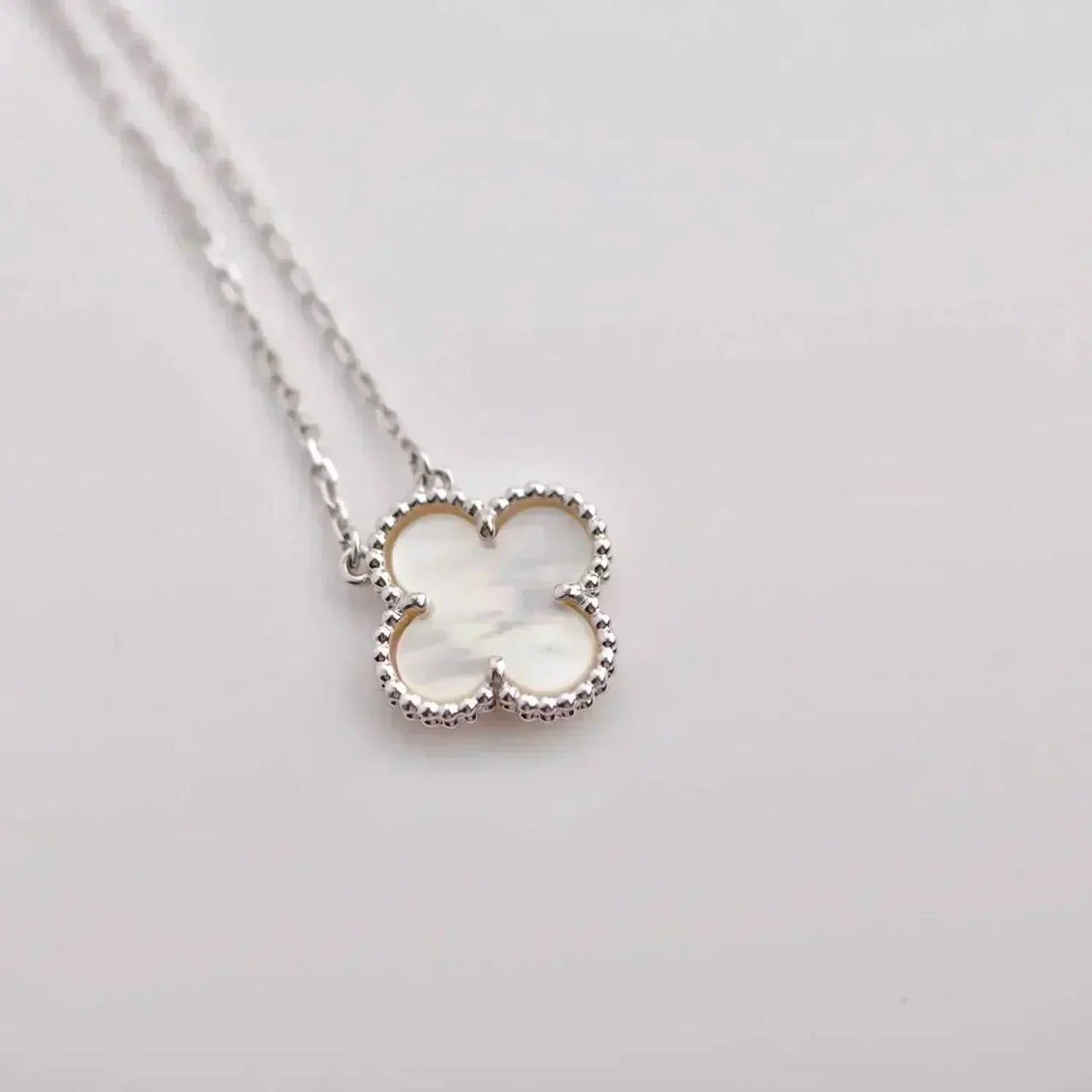 [Eterna Jewels]CLOVER  15MM WHITE MOTHER-OF-PEARL SILVER
