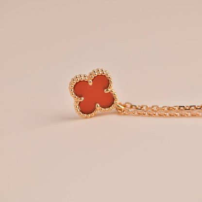 [Eterna Jewels]CLOVER MINI 9.5MM WHITE CARNELIANS NECKLACE