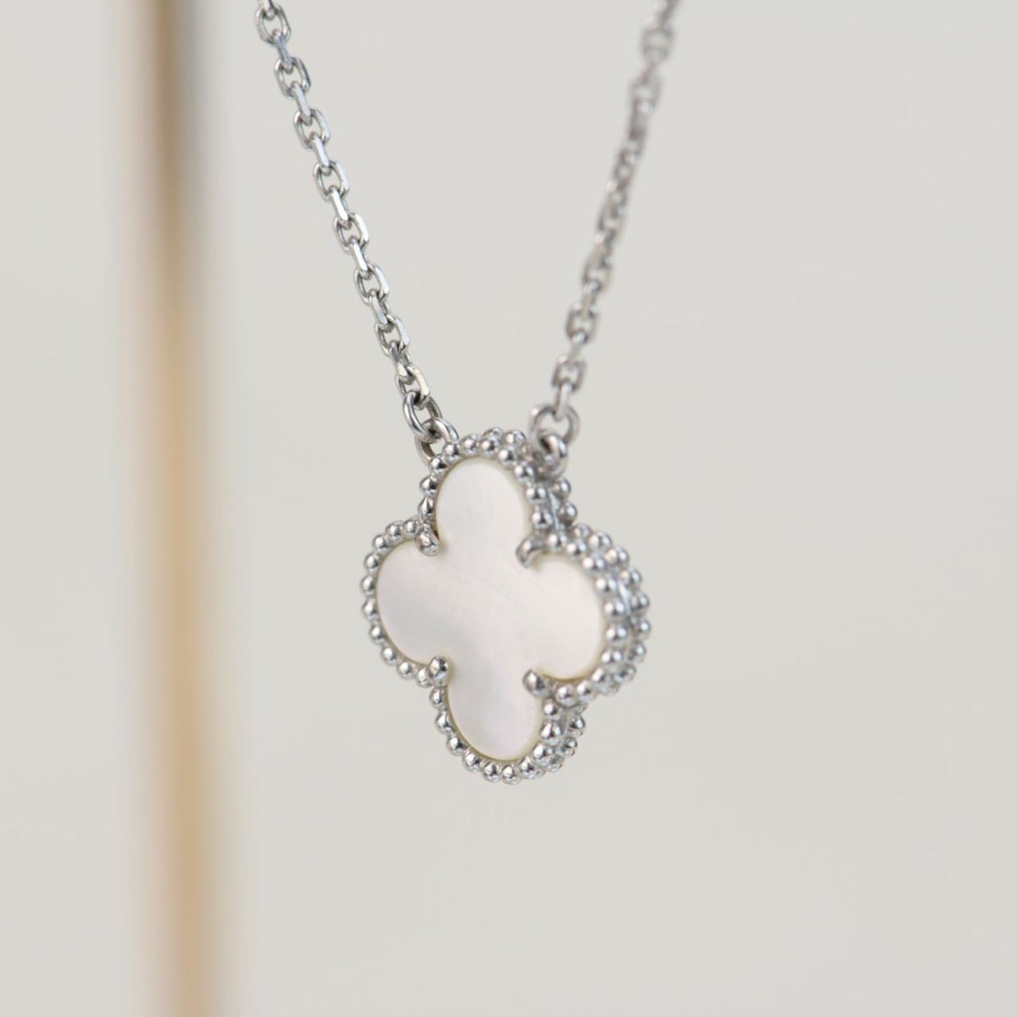 [Eterna Jewels]CLOVER  15MM WHITE MOTHER-OF-PEARL SILVER