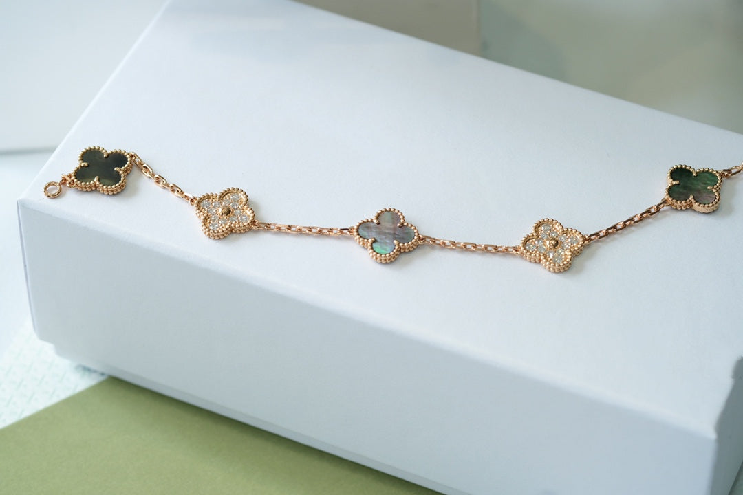 [Eterna Jewels] CLOVER 5 MOTIF GRAY MOP BRACELET COLLECTION