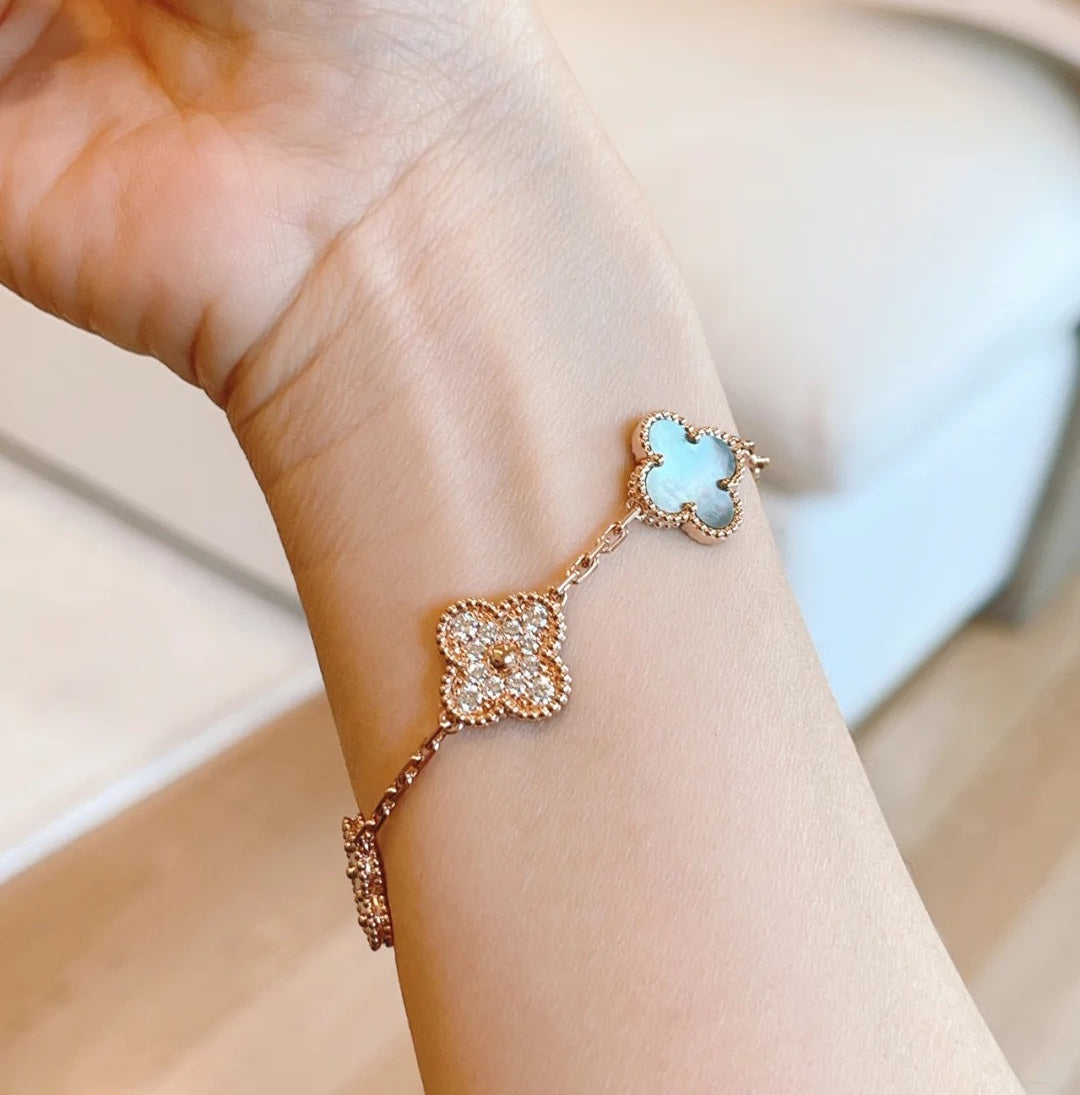 [Eterna Jewels] CLOVER 5 MOTIF GRAY MOP BRACELET COLLECTION