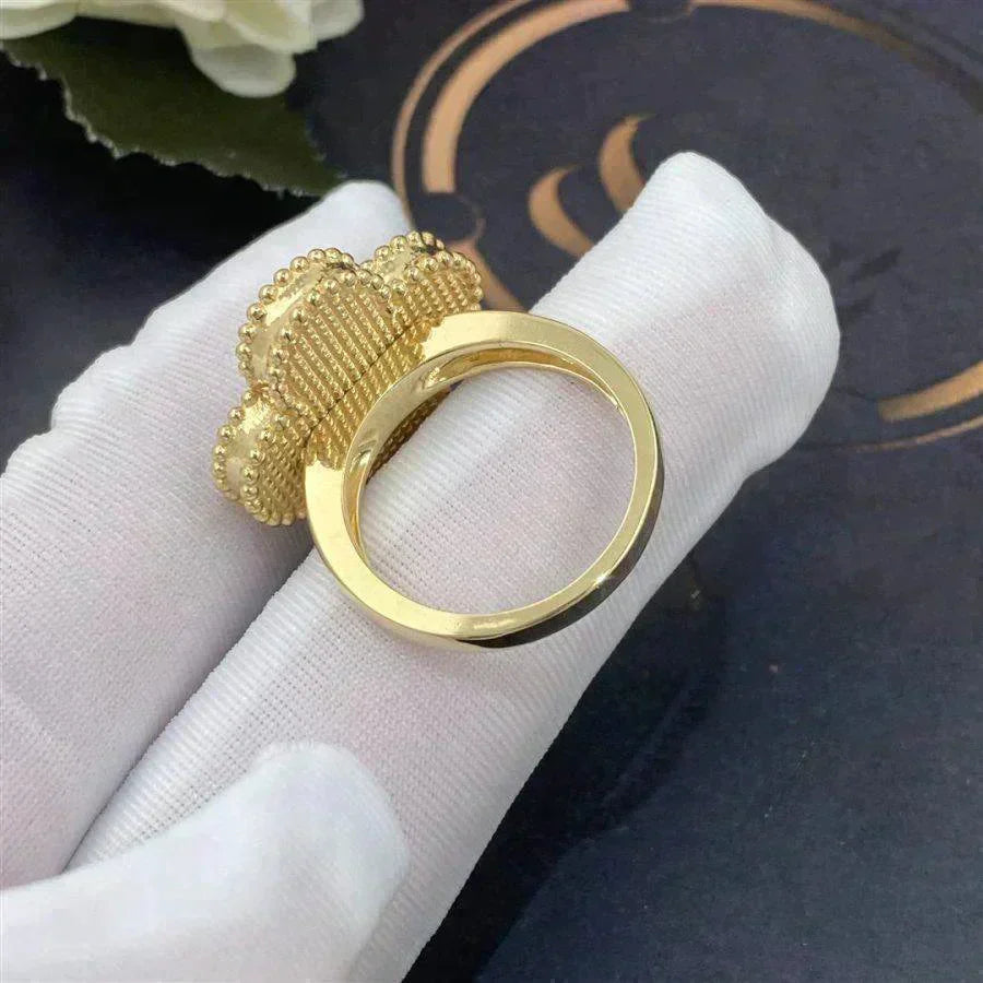[Eterna Jewels]CLOVER WHITE MOP RING