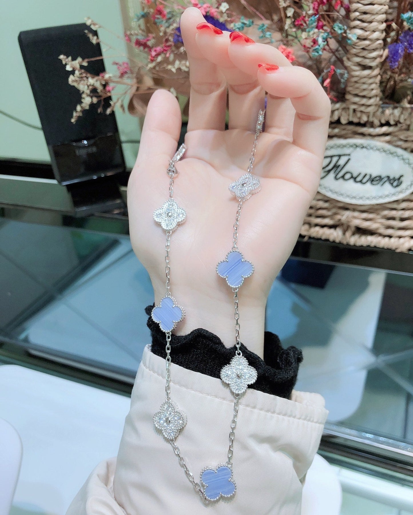 [Eterna Jewels]CLOVER 10 MOTIFS CHALCEDONY DIAMONDS SILVER NECKLACE