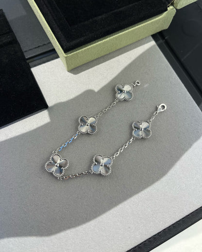 [Eterna Jewels] CLOVER 5 MOTIF LASER BRACELET COLLECTION
